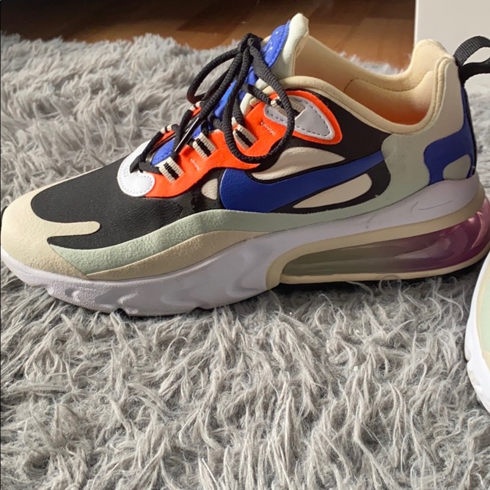 Nike Air 270s. Size 6.5. Worn once.